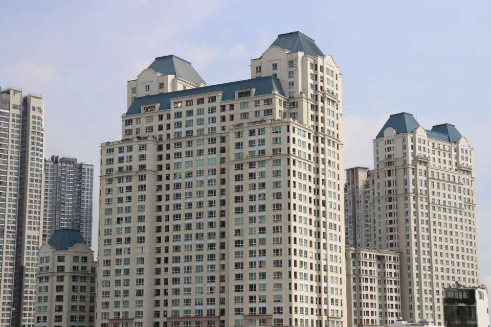 Mặt tiền nhà nhìn từ đường